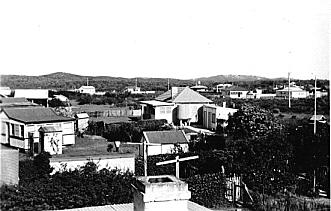 Part of Kurnell Village from the roof of the Kurnella Caf, looking southeast, 1952. (Photo: George Blundell)
