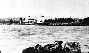 Sutherland House, overlooking the Georges River at the mouth of Gwawley Bay (now Sylvania Waters), contained 39 bedrooms, each with a view over the water.  Built in 1871, it was destroyed by fire December 1918. Clara Rice